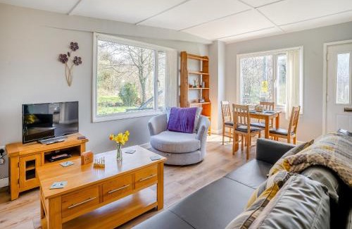 Bethania House | Tynrhos Lake View