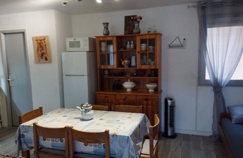 Port Leucate Apartment | Type 2 apartment for 6 people, private parking, 3 minutes from the beach on foot.