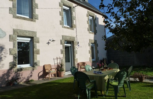 Ploneour-Lanvern House | Typical house, completely renovated, comfortable and warm.