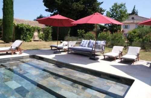 Cavaillon Villa | typical provençal farm house close to l'isle sur la sorgue - 12 persons