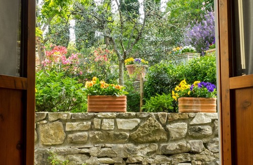 Twist House | Typical Tuscan Country House
