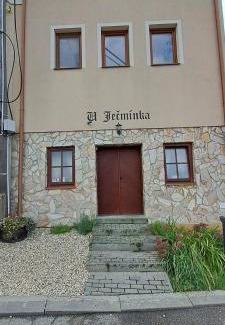 Hlohovec House | U Ječmínka