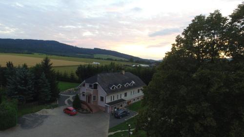 Lichkov House | U nových přátel