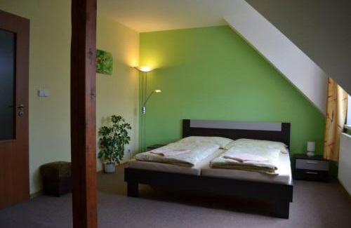 Rovensko pod Troskami House | U Rozhovoru