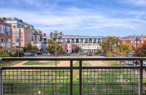 Cardozo Apartment | U Street 1br w gym rooftop nr metro dining WDC-726