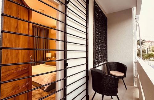 Msasani Villa | Ubalozi Villa luxury 2-bedroom villa by US Embassy with WiFi, AC and 75” TV