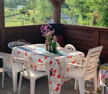 Bzany Apartment | Ubytování v apartmánu, 2 ložnice, na farmě