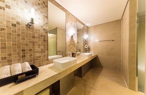 Uijeongbu Hotel | Uijeongbu La Tree Hotel