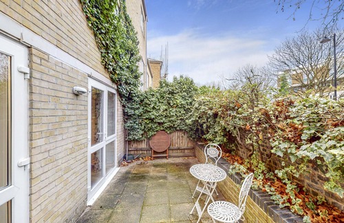Bow West House | UK.LO.PRI - Beautiful 4-bedroom house in Victoria Park