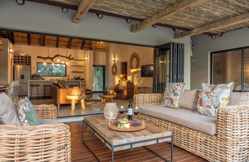 Thorny Bush Game Reserve Villa | Ukanyi Luxury Villa