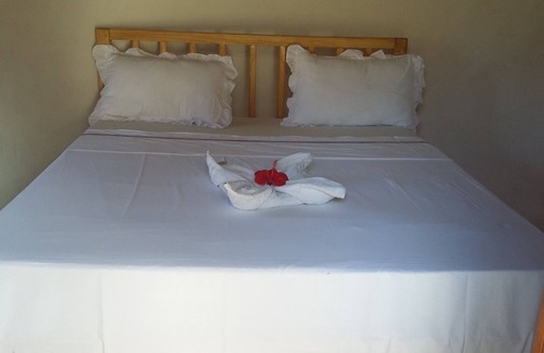 Murutunguru Bed & Breakfast | Ukerewe Garden View Bungalow at Bwiru Village Homestay