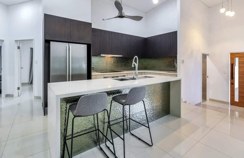 Rapid Creek House | Ultimate 5BR Fam Friendly Holiday Home!