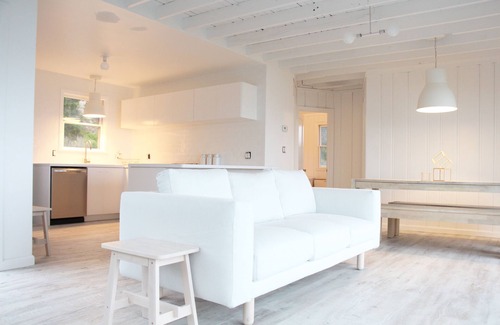Riverhead Cottage | Ultimate beach getaway: secluded beach, spectacular views, stylishly renovated