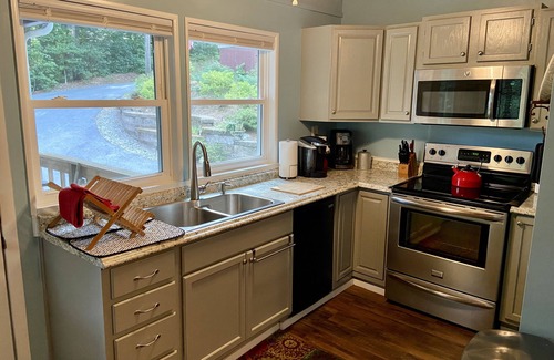 Zirconia Cabin | Ultimate Escape - Mountain views, privacy, hot tub, screen porch, fabulous deck