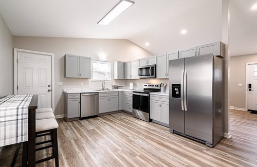 Radcliff House | Ultimate Family Escape - 5BR 2.5BA - 2 Living Rooms