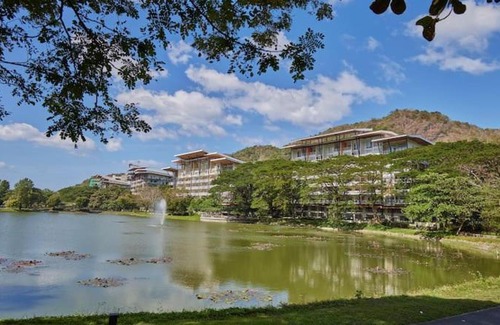 Nasugbu House | Ultimate getaway 3-bedroom resort unit in Batangas