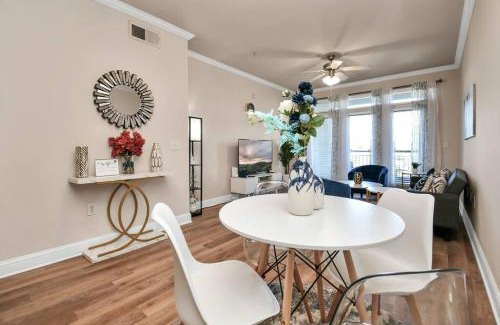 Houston Apartment | Ultimate Retreat Near GALLERIA-POOL