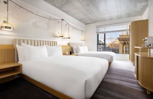 Tenderloin Hotel | Ultimate SF Getaway! 2 Rooms w/Curated Local Art & Comfort