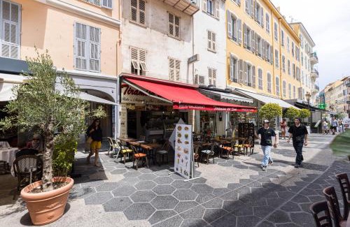 Carre d'Or Apartment | Ultra Central 2 Bdr - Rue de France