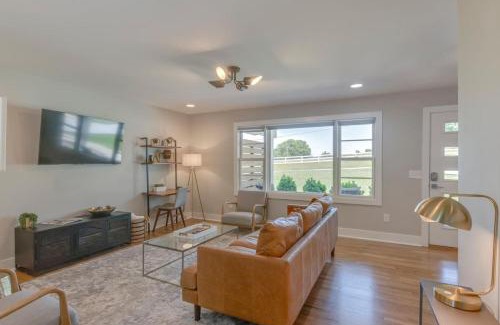 Franklin House | Ultra Country Retreat Historic Franklin Bungalow