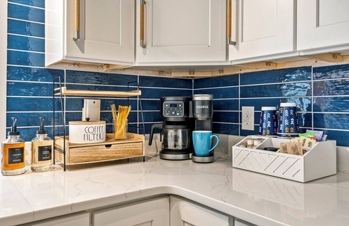Town Landing House | Ultra Lux, Rooftop Deck, Lap Pool, Arcade Games, 15 Mins to Portland, Sleeps 21