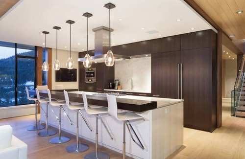 Whistler Creekside House | Ultra-Luxe Chalet w/Infinity Pool, Cinema & Gym