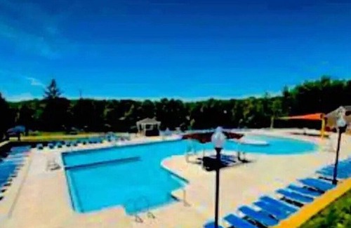 Tobyhanna House | Ultra-modern getaway in the heart of Poconos w/hot tub