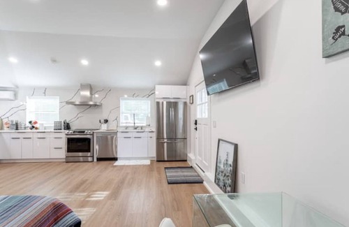 Cold Spring Harbor House | Ultra-Modern Studio | Near Hospital & NYCIM | WiFi
