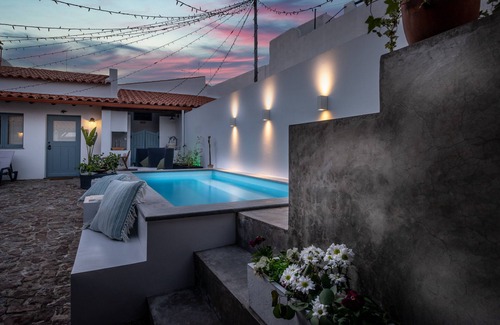 Reguengos de Monsaraz House | Um Recanto Acolhedor, 4 Quartos Cheios de Charme! Pátio Alentejano C/piscina