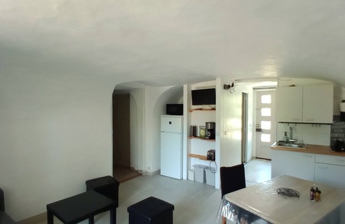 Saint-Laurent-le-Minier Apartment | un Appartement Tout en Voutes et en Charme a Deux pas de la Riviere