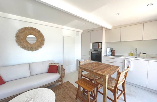 Le Mourillon Apartment | Un Petit Coin de Paradis