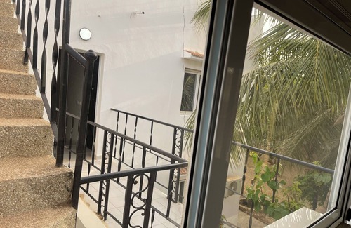Ngaparou Villa | un séjour inoubliable. Surpresseur, chauffe eau, Clim , piscine, plage … jardin.