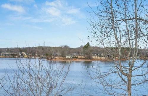 Inman House | Unbeatable lake & mountain views in renovated, family-friendly, lakefront home