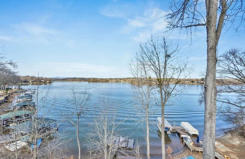 Inman House | Unbeatable lake & mountain views in renovated, family-friendly, lakefront home