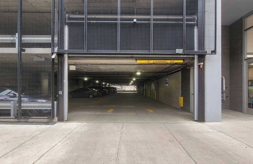 West Loop Gate Apartment | Unbeatable Top Floor: Views, Central, Modern