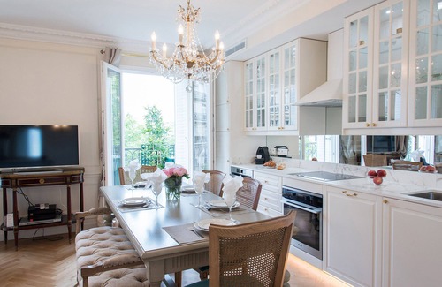Quartier du Gros-Caillou Apartment | Unbelievable Home Away from Home with Balcony and Eiffel View