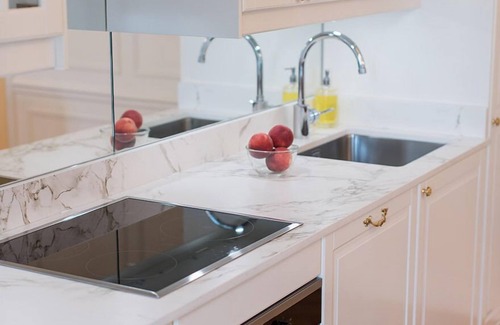 Quartier du Gros-Caillou Apartment | Unbelievable Home Away from Home with Balcony and Eiffel View
