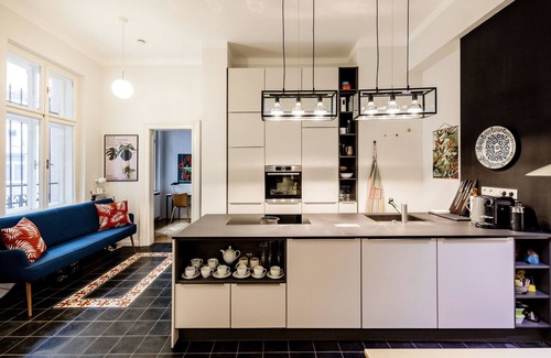 Belso-Ferencvaros Apartment | Under the plane trees