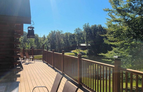 Henryville Cabin | Underwood Home w/ 40 Acres: Fire Pit, Private Lake