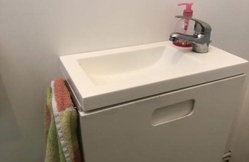Le Pizou House | Une chambre pour deux avec vue sur la piscine