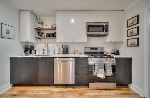 Eau Claire House | Unexpected Little Gem Minutes from Downtown