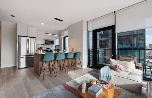 West Loop Apartment | Unforgettable Stay: High End 2BR, Easy City Access