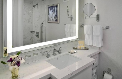 French Quarter Resort | Unforgettable Stay in French Quarter! Pets Allowed, Balcony, w/Outdoor Pool