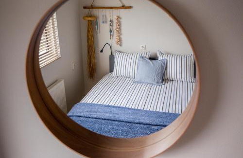 Harlingen Apartment | Unieke woonboot in Harlingen