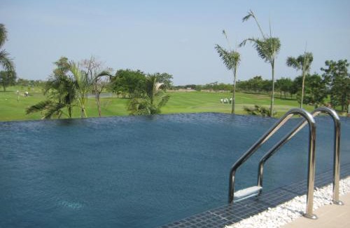 Nakhon Pathom Hotel | Uniland Golf & Resort