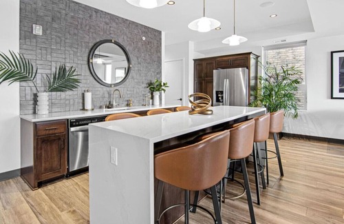 Core Apartment | Union Depot Studio - Gym, Pool Table, EV Charging