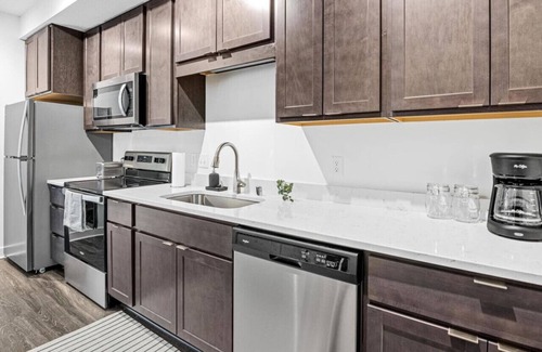 Core Apartment | Union Depot Studio - Gym, Pool Table, EV Charging