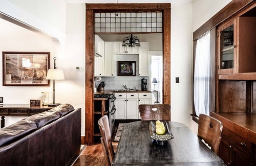Nob Hill House | Union Street | 2 Blocks From Downtown