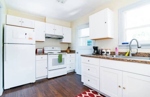 Astoria House | Uniontown Boat View House