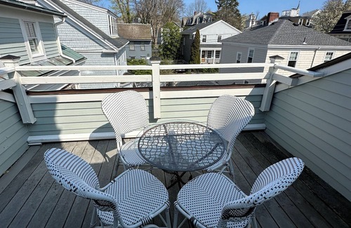 Top of the Hill Apartment | Unique 3rd Floor Loft 1 Queen Bed/1 Twin Bed/1 Bath/Pullout Sofa/Dog Friendly